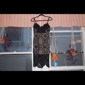 Lac Bleu Lace Dress